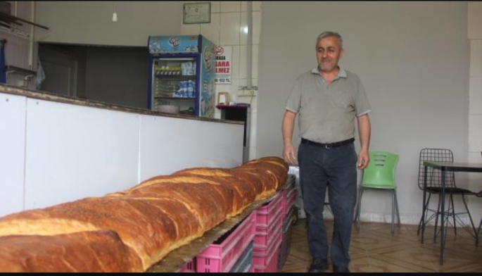  3 metre 80 santimetre uzunluğunda ekmek yapıldı