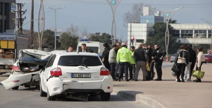 7 aracın karıştığı zincirleme trafik kazasında 5 kişi yaralandı