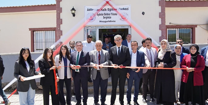 Adilcevaz'da Halk Eğitimi Merkezi kursiyerleri sergi açtı