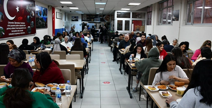 Adilcevaz'da öğrenciler için iftar programı düzenlendi