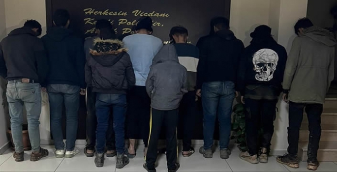 Afyonkarahisar'da 10 düzensiz göçmen yakalandı