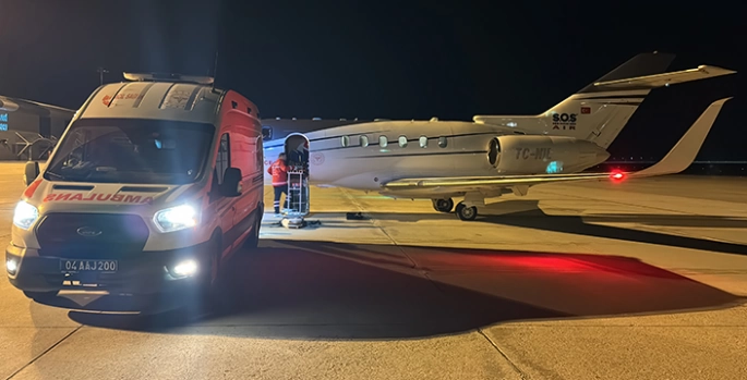 Ağrı'da 2 kalp hastası, ambulans uçakla Ankara ve İstanbul'a sevk edildi