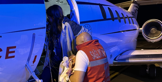 Ağrı'da kalp hastası bebek ambulans uçakla Ankara'ya sevk edildi