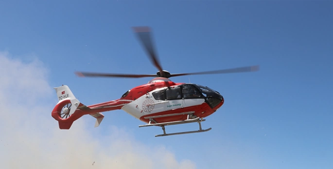 Ağrı'da solunum rahatsızlığı yaşayan bebek ambulans helikopterle Bitlis'e nakledildi