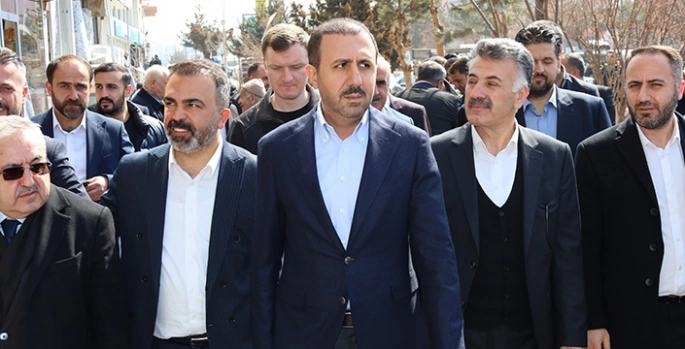 AK Parti Bitlis Milletvekili Bedirhanoğlu, Güroymak'ta esnafla buluştu
