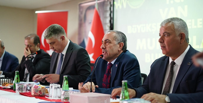 AK Parti Van İl Başkanı Arvas muhtarlarla bir araya geldi