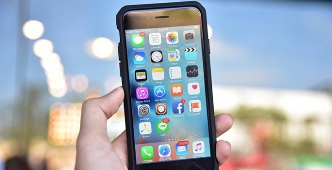 Apple uyardı: Şarj olan bir iPhone'un yanında uyumayın