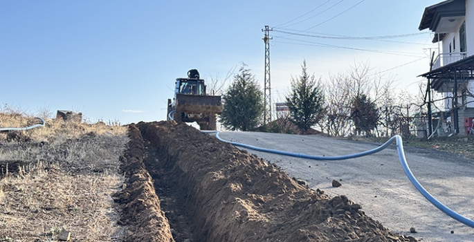 Arapgir'de sulama hattı çalışması devam ediyor