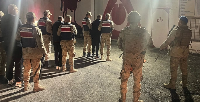 Ardahan'da kaçakçılık operasyonu kapsamında 3 şüpheli tutuklandı