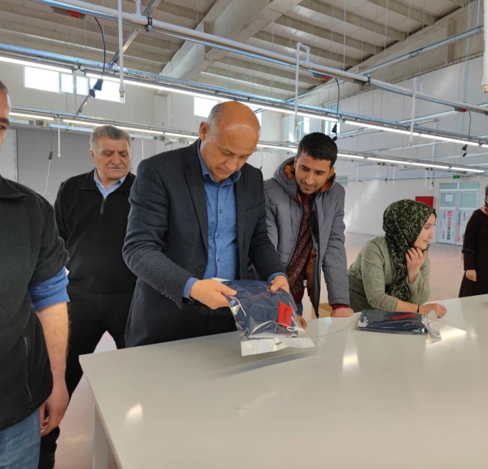 Başkan Altın Tekstil Atölyelerini Ziyaret Etti