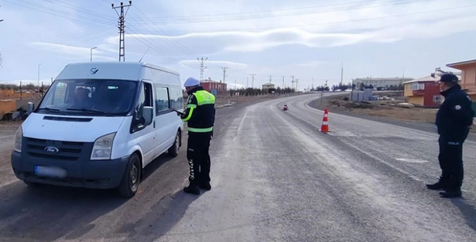 Bayram tatilinde jandarma ve polis trafik güvenliği için yoğun mesai yapacak 