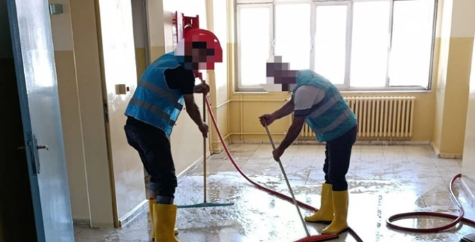 Bingöl'de yükümlülerden okul temizliği