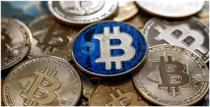 Bitcoin fiyatı 100 bin doları aşarak rekor kırdı