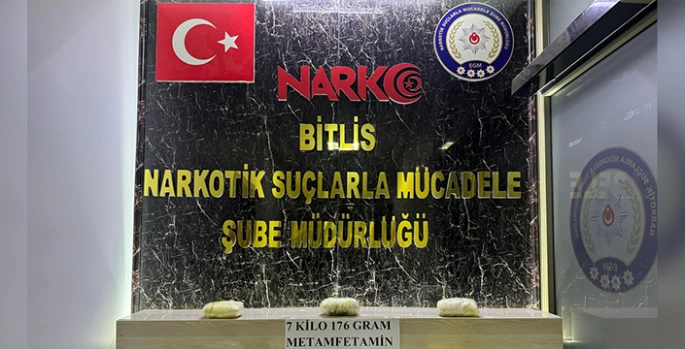 Bitlis'te otomobilde 7 kilo 176 gram sentetik uyuşturucu ele geçirildi
