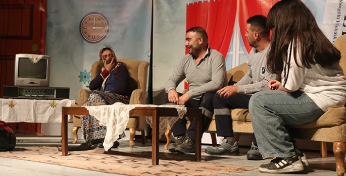 Bitlis'te VEDAŞ'ta İSG Başkadır oyunu sahnelendi