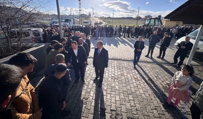 Bulanık Erentepe belde halkından coşkulu karşılama: Tek tek bayramlaştılar