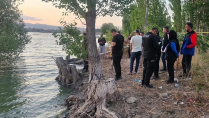 Bulanık Erentepe beldesinde suya giren genç kayboldu 