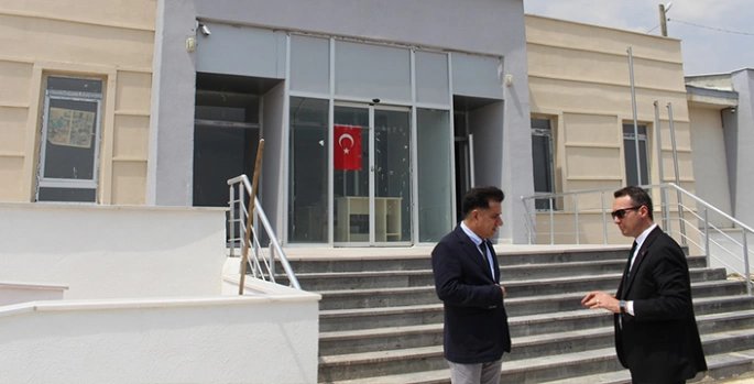 Çaldıran Kaymakamı Bakan, spor tesislerini inceledi