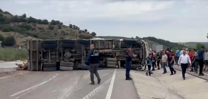 Çanakkale'de zincirleme kaza: 8 ölü, 20 yaralı