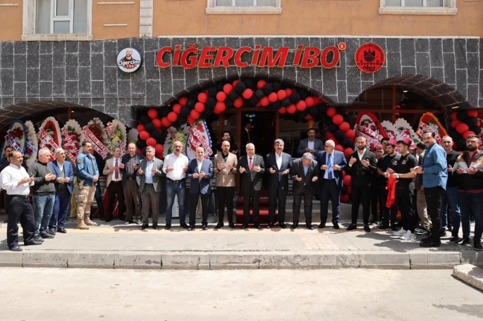 Ciğerci İbo yeni yerinde hizmete açıldı