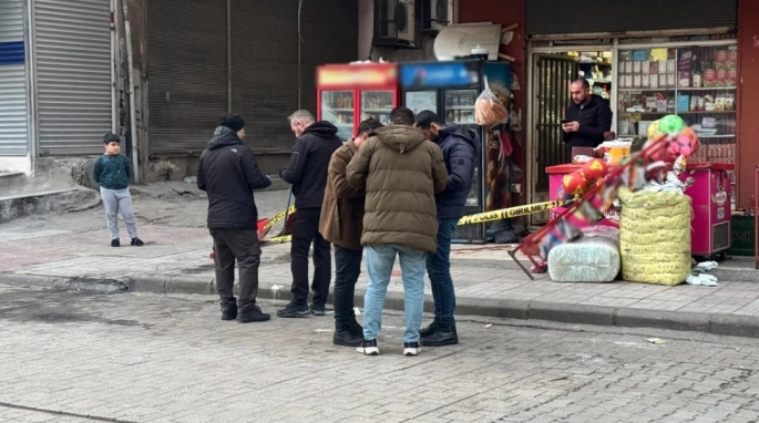 Dehşete düşüren olay! Açılan ateş sonucu başından vurularak ağır yaralandı