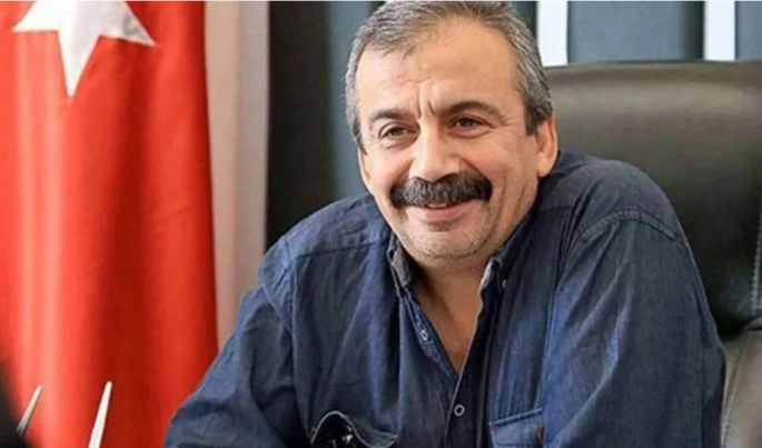 DEM Parti Malazgirt İlçe Teşkilatından Sırrı Süreyya Önder'e veda 