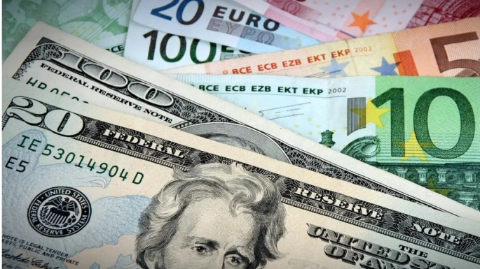Döviz Kurları Yükselişte: Dolar ve Euro Rekora Yaklaştı