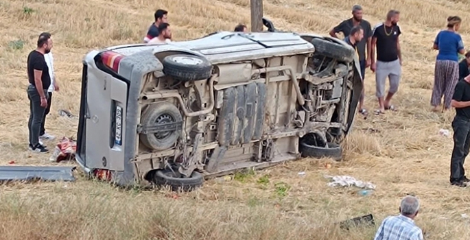 Düğün yolunda bir kaza daha: 1 ölü 3 yaralı