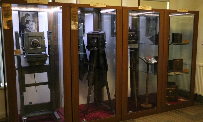 Dünyanın 3. büyük Fotoğraf Makinesi Müzesi'nde depremin zarar verdiği makineler onarılıyor