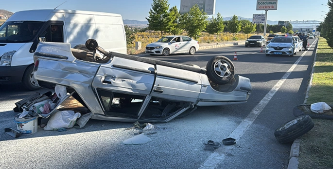 Elazığ'da beton mikseri ile otomobilin çarpıştığı kazada 4 kişi yaralandı