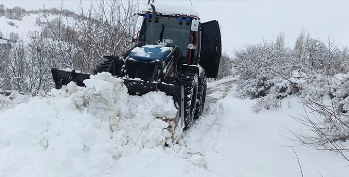 Elazığ'da kar nedeniyle 293 yerleşim yerine ulaşım sağlanamıyor