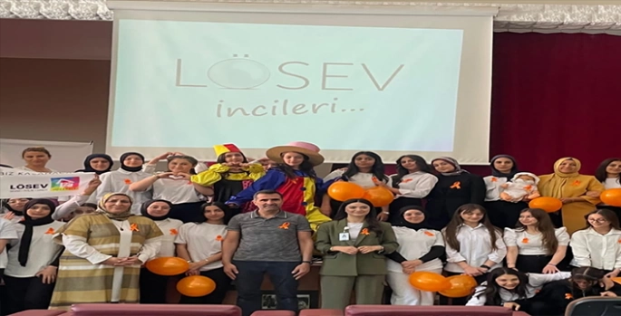Elazığ'da meslek lisesi öğrencilerinden kanserle mücadele eden çocuklara destek