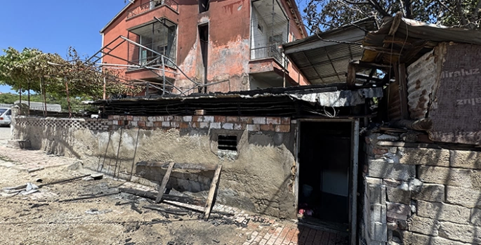 Elazığ'da odunlukta çıkan yangında 1 kişi yaralandı
