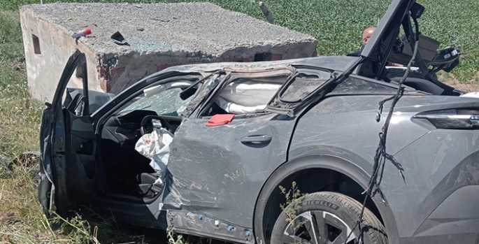 Elazığ'da şarampole devrilen otomobildeki 4 kişi yaralandı