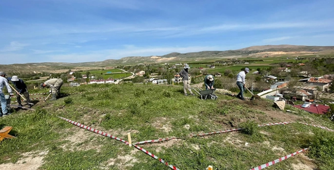 Elazığ'da Tadım Kalesi ve Höyüğü'nde kazı çalışmaları yeniden başladı