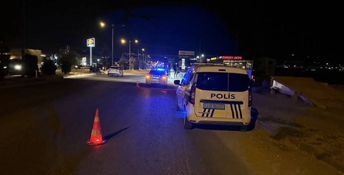 Elazığ'da üç tekerlekli motosiklet ile otomobilin çarpışması sonucu 3 kişi yaralandı