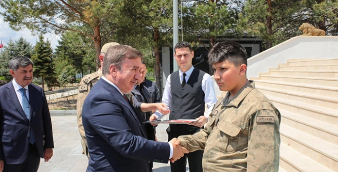 Erzincan'da engelli kişinin askerlik hayali gerçekleştirildi