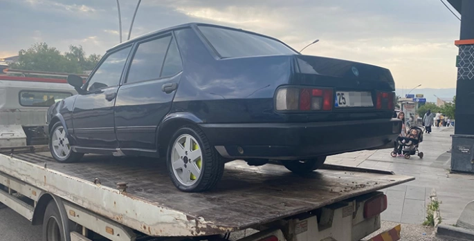 Erzurum'da drift atan sürücüye 48 bin 559 lira ceza kesildi