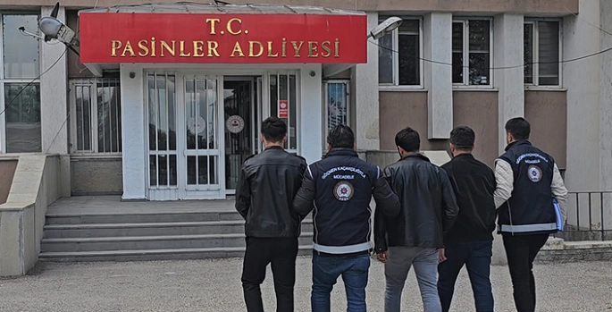 Erzurum'da göçmen kaçakçılığı operasyonunda yakalanan 3 zanlı tutuklandı