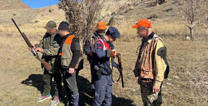 Erzurum'da kaçak ve usulsüz avlanan 22 kişiye ceza kesildi