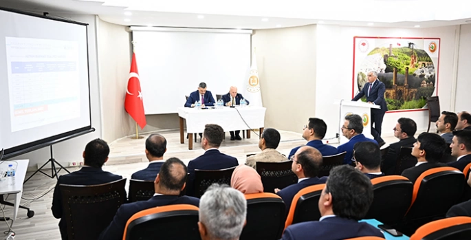 Erzurum'da kırsaldaki çoban köpekleri mikroçip takılarak sahiplendirilecek