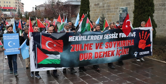 Erzurum'da sağlık çalışanları Gazze için yürüdü