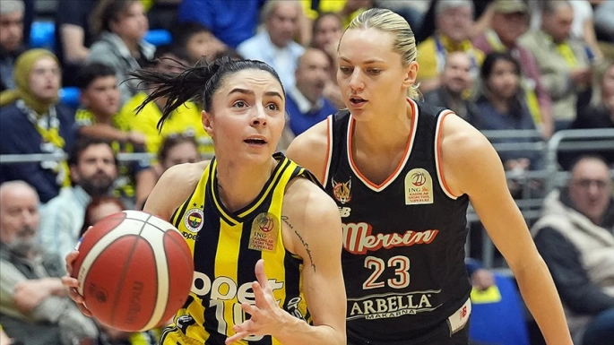 Fenerbahçe Opet seride 1-0 öne geçti