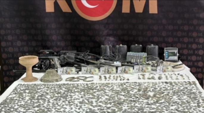 Gaziantep'te tarihi eser niteliğinde 3 bin 127 sikke ele geçirildi