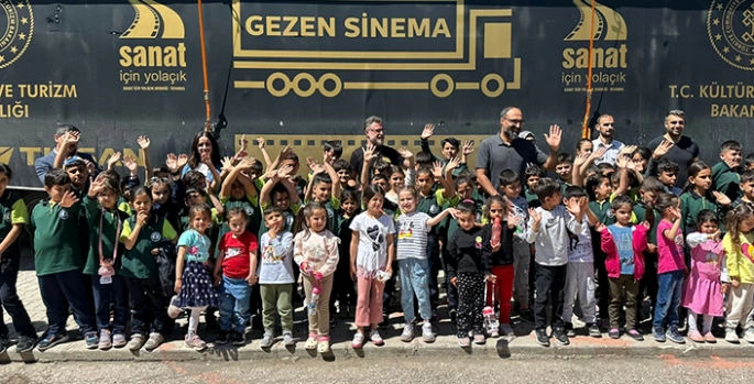 Gezen Sinema Tırı Elazığ'da 2 bini aşkın çocuğa ulaştı