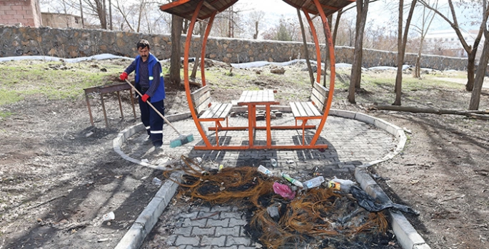 Güroymak'ta mesire alanlarında bahar temizliği yapıldı