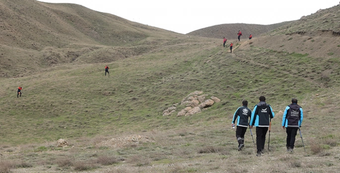 Hakkari'de kaybolan kadının bulunması için dron destekli arama yapıldı