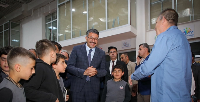 Hakkari'de Kitap Günleri Fuarı düzenlendi