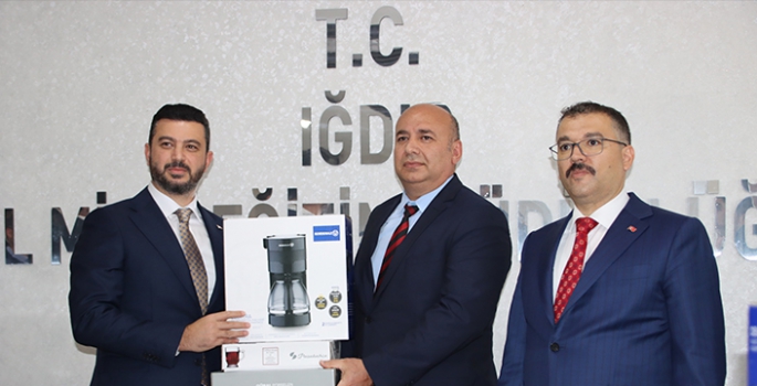 Hayırseverler Iğdır'daki 270 okula çay ve kahve makinesi hediye etti
