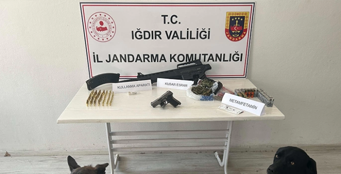 Iğdır'da uyuşturucu ticareti ve silah kaçakçılığı yaptığı iddiasıyla 1 zanlı tutuklandı